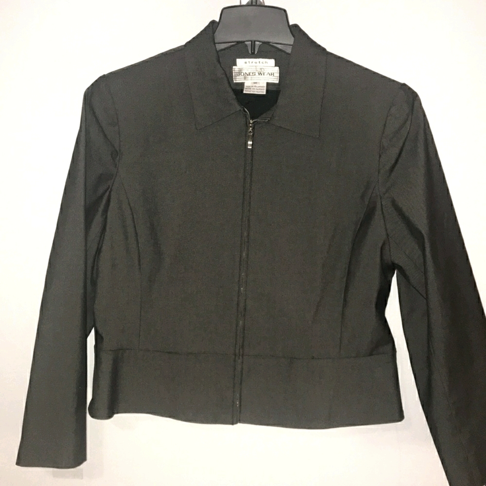 Jones Wear Women’s Size 14 stretch front zipper gray jacket
